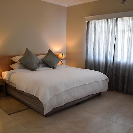 34Onlincoln Guesthouse Bellville Bagian luar foto