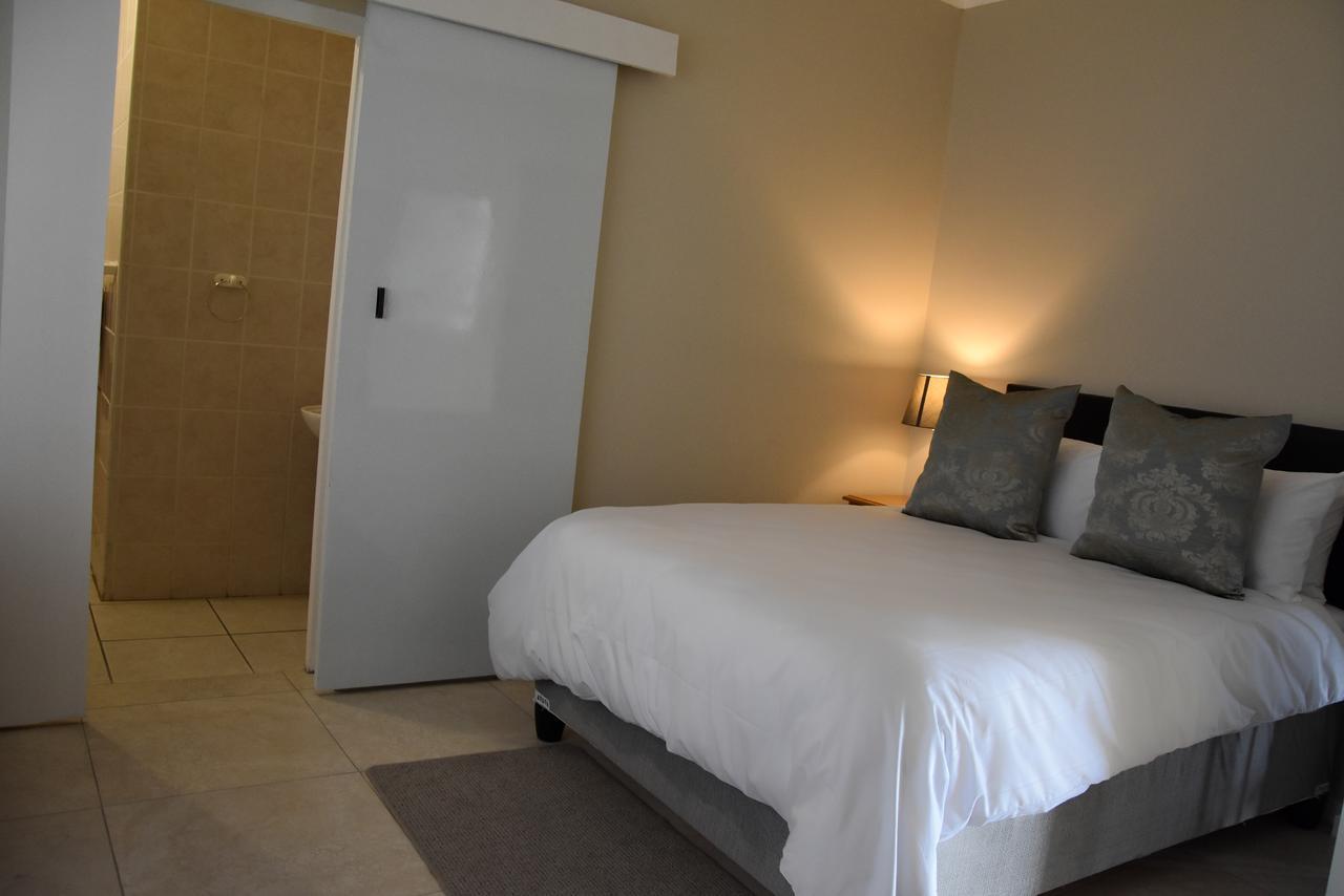 34Onlincoln Guesthouse Bellville Bagian luar foto