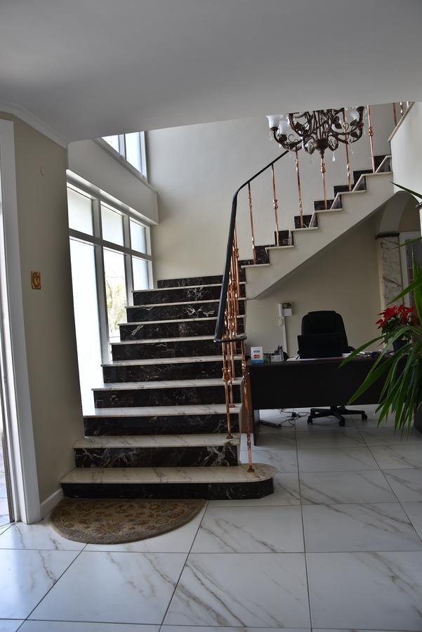 34Onlincoln Guesthouse Bellville Bagian luar foto