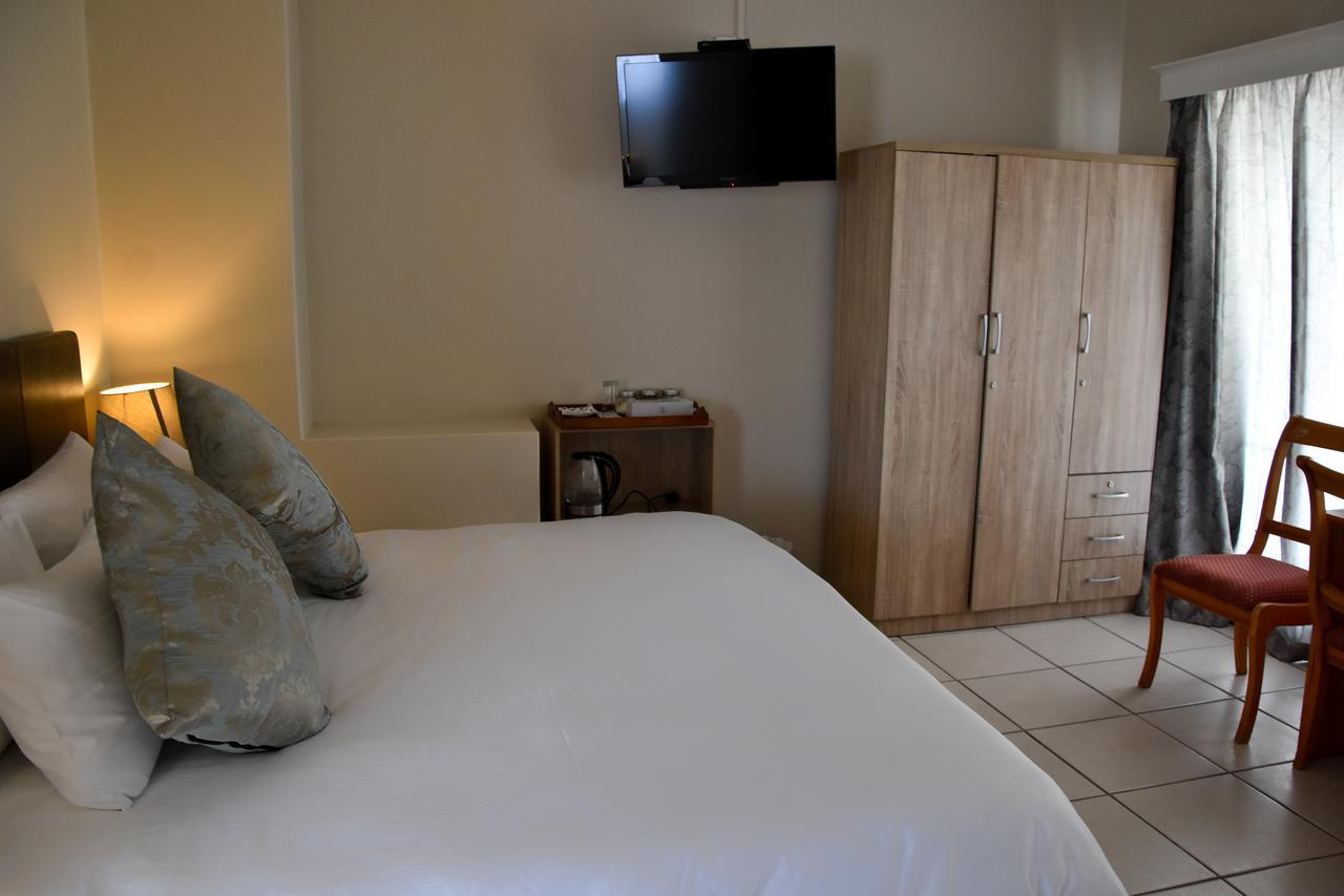 34Onlincoln Guesthouse Bellville Bagian luar foto